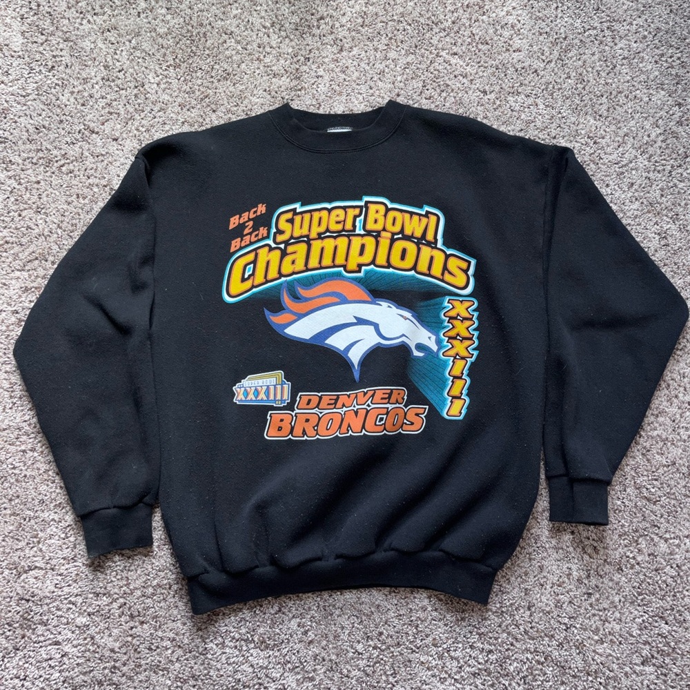 SUPER BOWL 33 CHAMPIONS BRONCOS CREWNECK SIZE L BLACK.